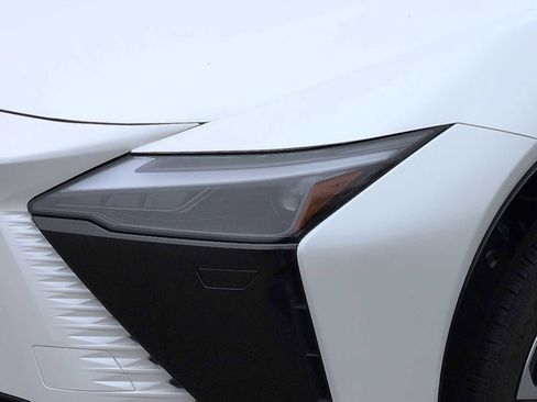 Used 2025 Lexus RZ 450e AWD/4WD image 11