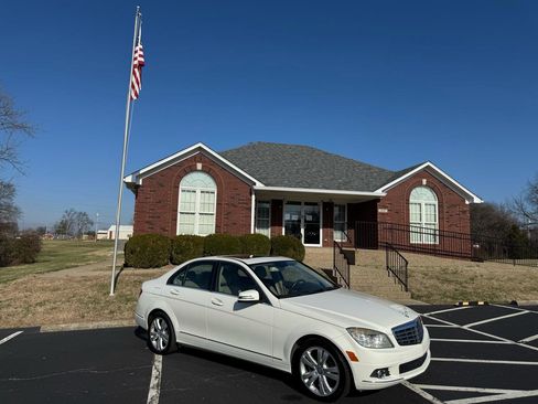 Used 2010 Mercedes-Benz C 300 Sedan image 10