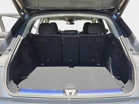 New 2025 Audi Q5 Prestige image 12