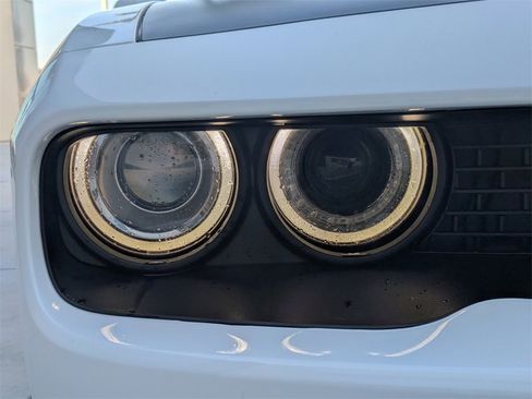 Used 2015 Dodge Challenger SRT Hellcat image 10