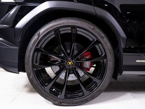 Used 2024 Lamborghini Urus S image 13