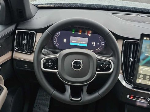 New 2026 Volvo XC90 B6 Plus w/ Protection Package Premier AWD/4WD image 16