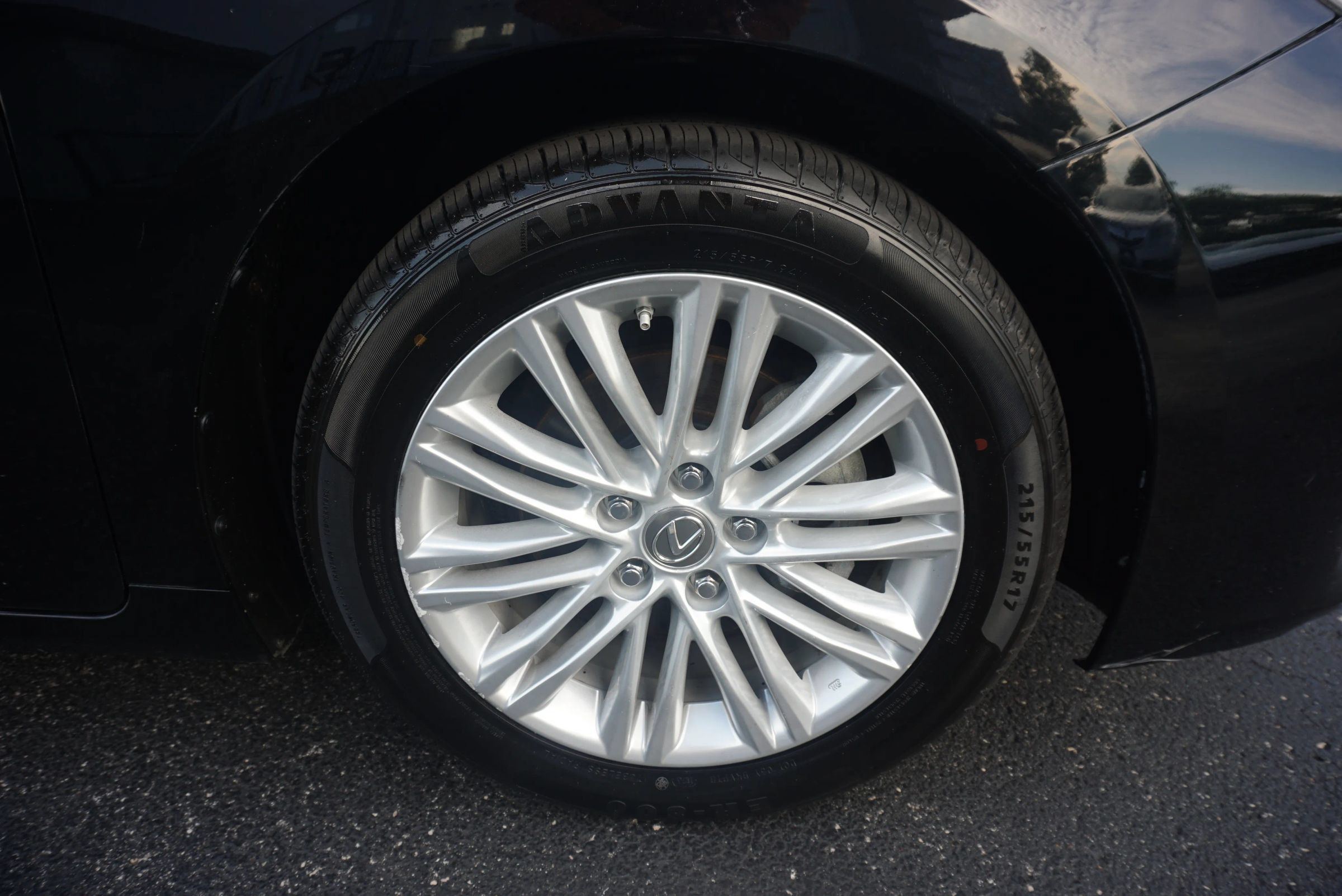 Used 2014 Lexus ES 350 w/ Luxury Package FWD image 27