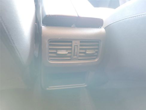 Used 2024 Nissan Rogue S AWD/4WD image 11