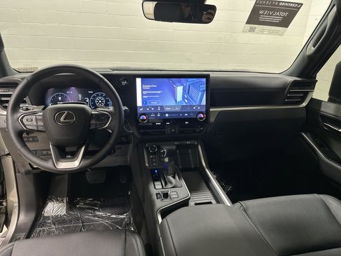 Certified 2025 Lexus GX 550 image 15