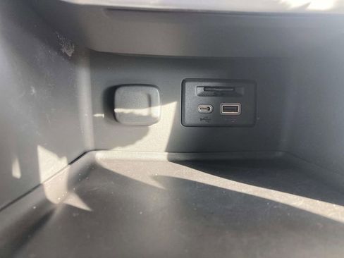 Used 2023 GMC Acadia SLT w/ Technology Package image 27