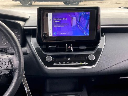 Used 2025 Toyota Corolla LE image 7