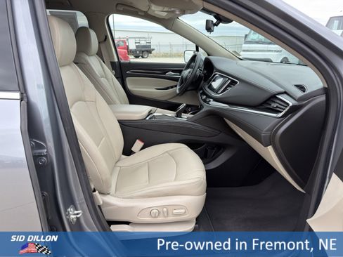 Used 2021 Buick Enclave Essence w/ Sound and Sites Package image 16