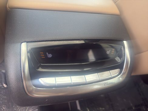 Used 2022 Cadillac XT6 Sport image 13