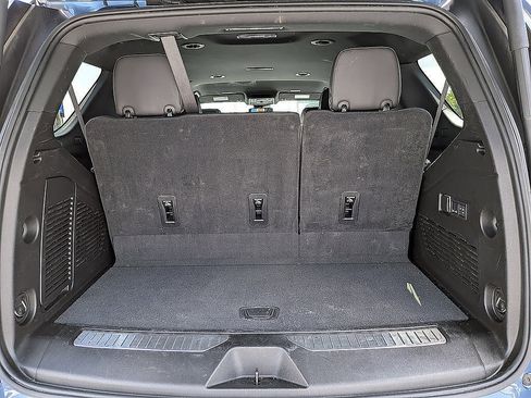 Certified 2025 Chevrolet Tahoe Premier RWD image 12