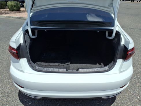 Certified 2021 Volkswagen Jetta R-Line FWD image 10