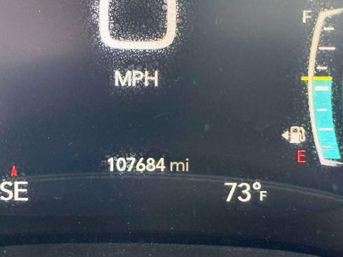 Used 2019 Chrysler Pacifica Limited FWD image 23