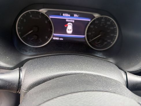 Used 2024 Nissan Sentra SV FWD image 11