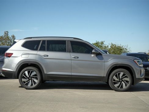 New 2026 Volkswagen Atlas SE image 6