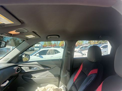 Used 2023 Chevrolet TrailBlazer RS w/ Convenience Package image 8