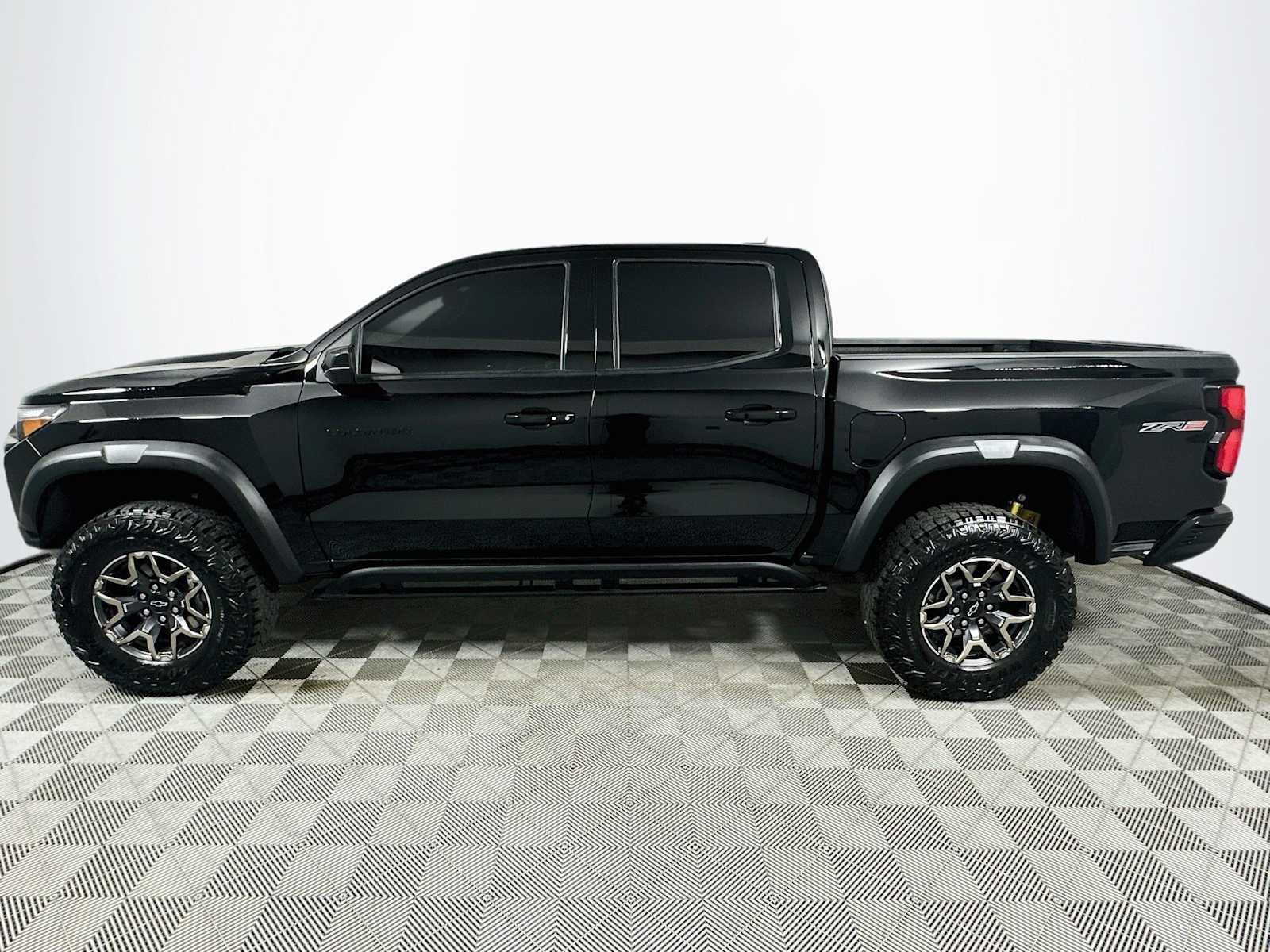 Used 2024 Chevrolet Colorado ZR2 AWD/4WD image 4