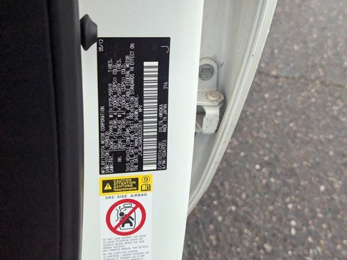 Used 2013 Lexus RX 450h AWD image 33