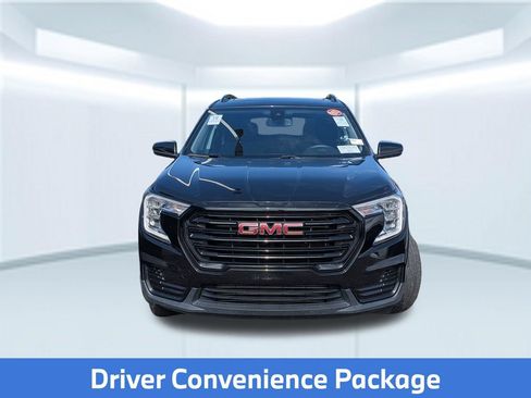 Used 2023 GMC Terrain SLE w/ Driver Convenience Package FWD image 7