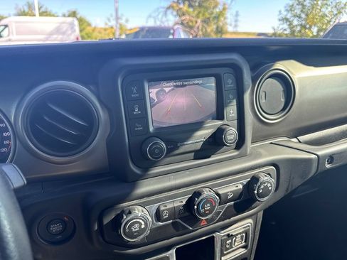 Used 2018 Jeep Wrangler Unlimited Sport AWD/4WD image 37