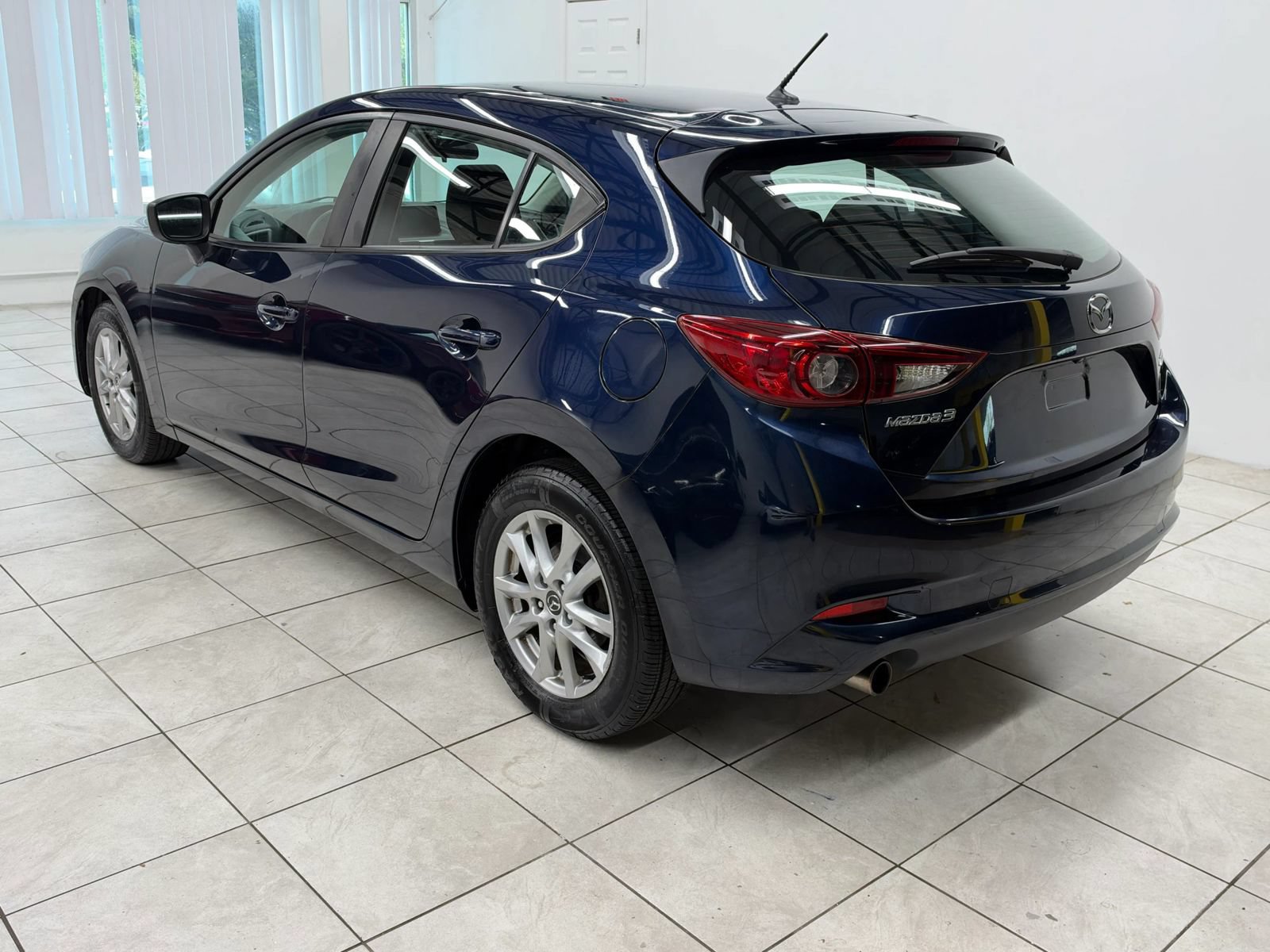 Used 2017 MAZDA MAZDA3 Sport FWD image 7