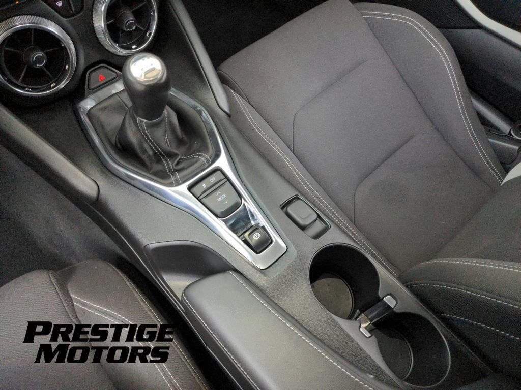 Used 2016 Chevrolet Camaro LT RWD image 17