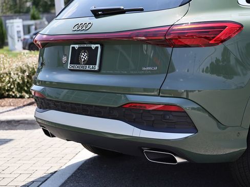 Certified 2025 Audi Q5 Premium Plus w/ Premium Plus AWD/4WD image 9