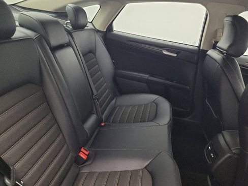 Used 2018 Ford Fusion SE w/ Equipment Group 201A image 19