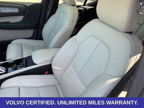 Certified 2026 Volvo XC40 B5 Plus AWD/4WD image 27
