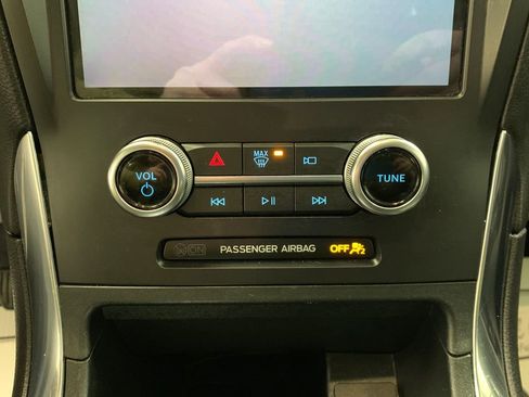 Used 2024 Ford Edge Titanium image 25