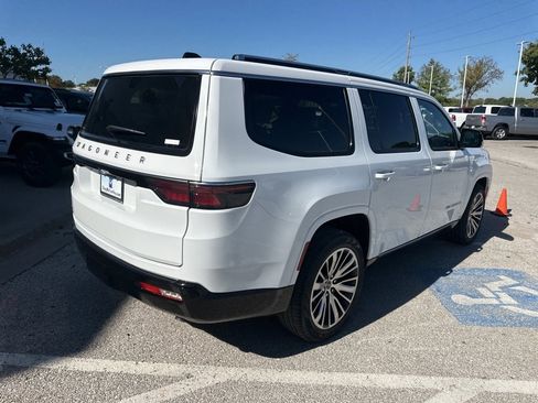 New 2025 Jeep Wagoneer Series II image 32