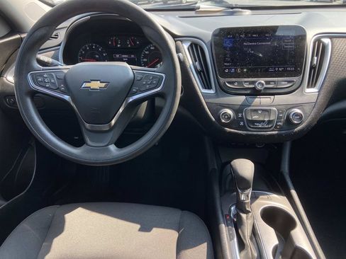 Used 2025 Chevrolet Malibu LS FWD image 17
