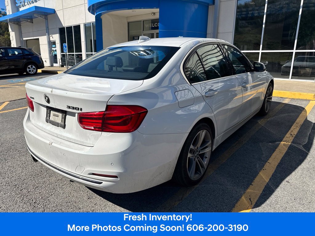 Used 2018 BMW 330i xDrive Sedan AWD/4WD image 5