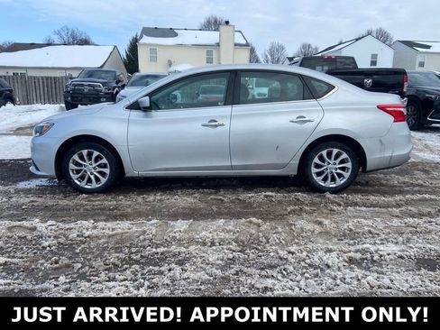 Used 2019 Nissan Sentra SV image 2