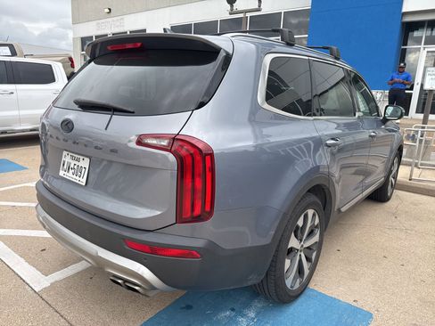 Used 2020 Kia Telluride S w/ S 8 Passenger Seating Package image 6