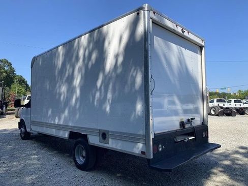 Used 2020 Chevrolet Express 3500 Extended w/ Driver Convenience Package RWD image 4
