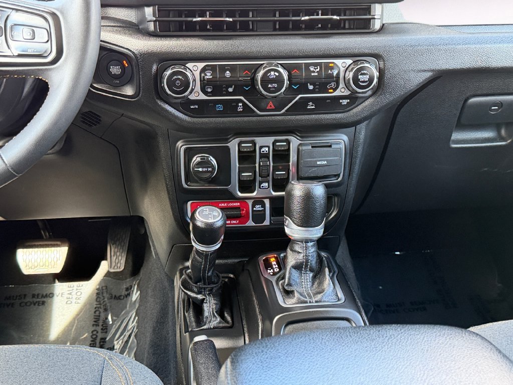 Used 2024 Jeep Wrangler Unlimited AWD/4WD image 11