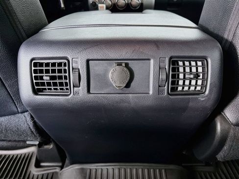 Used 2020 Toyota Tundra SR5 w/ SR5 Leather Package AWD/4WD image 31
