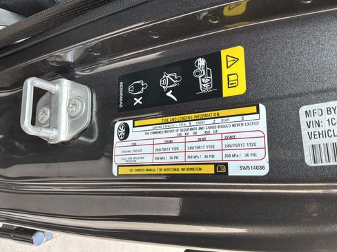 Used 2025 Jeep Wrangler Sport S image 34