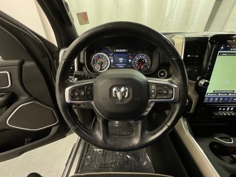 Used 2019 RAM 1500 Laramie AWD/4WD image 11