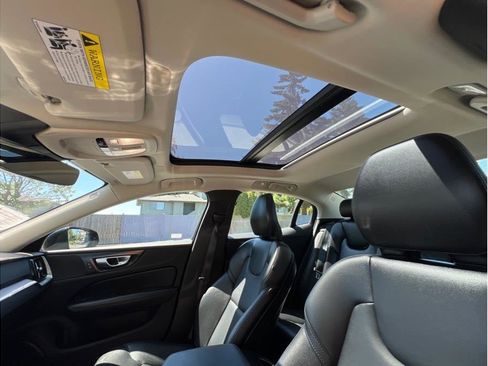 Used 2024 Volvo S60 B5 Core image 15