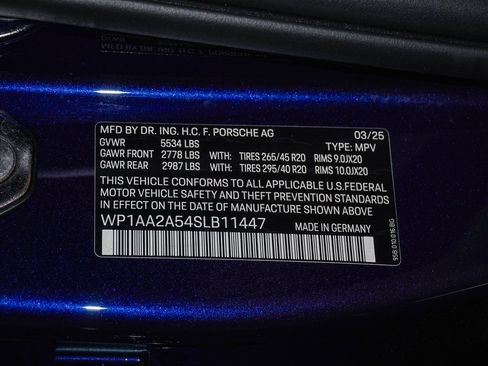 Certified 2025 Porsche Macan image 29