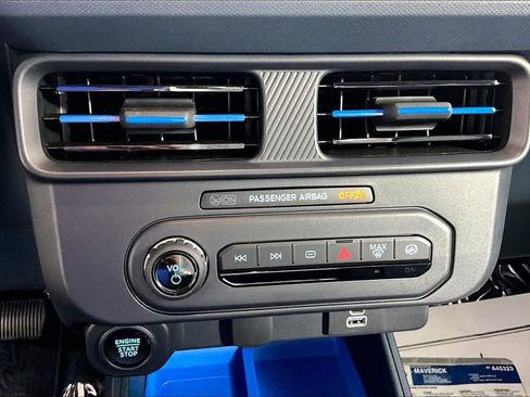 Used 2025 Ford Maverick XLT w/ 4K Tow Package AWD/4WD image 31