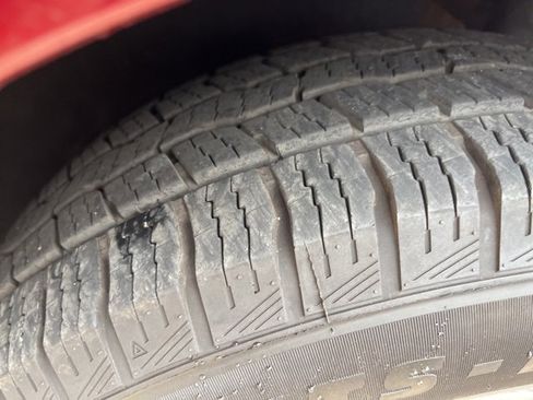 Used 2020 Chrysler Pacifica Touring-L image 12