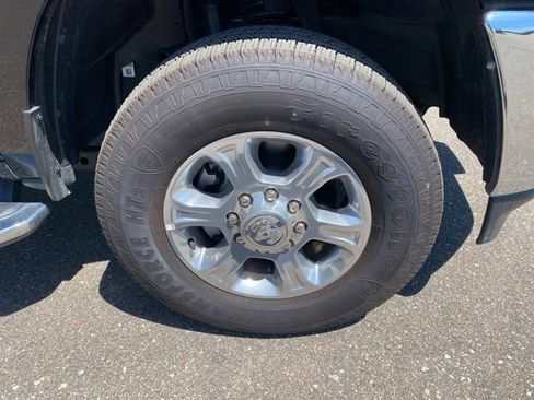 Used 2025 RAM 2500 Big Horn AWD/4WD image 4