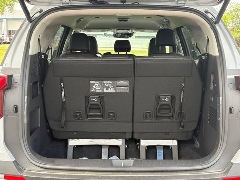 New 2026 Kia Carnival EX image 14