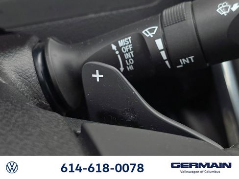 Used 2017 Toyota Camry SE image 39