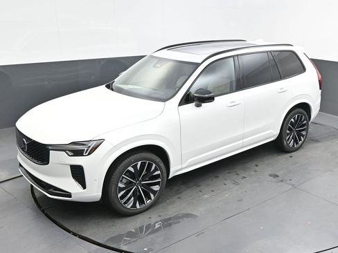New 2026 Volvo XC90 B6 Ultra image 35