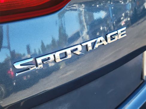 Used 2017 Kia Sportage LX image 6