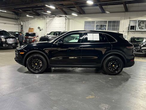 Used 2023 Porsche Cayenne image 6