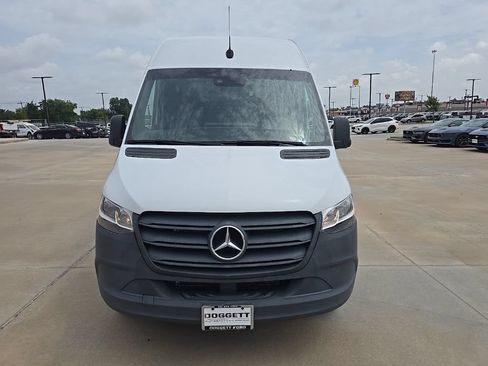 Used 2024 Mercedes-Benz Sprinter 2500 image 20